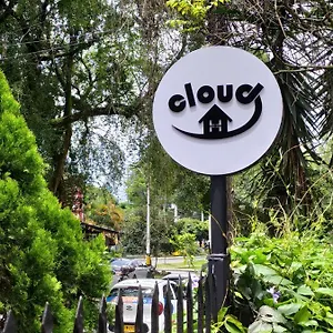 Cloud9 Albergue