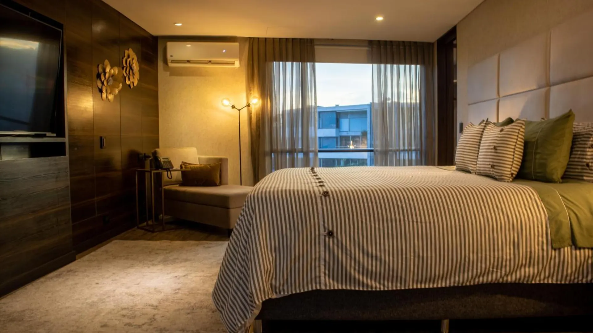 Cafe Hotel Medellin 4*,