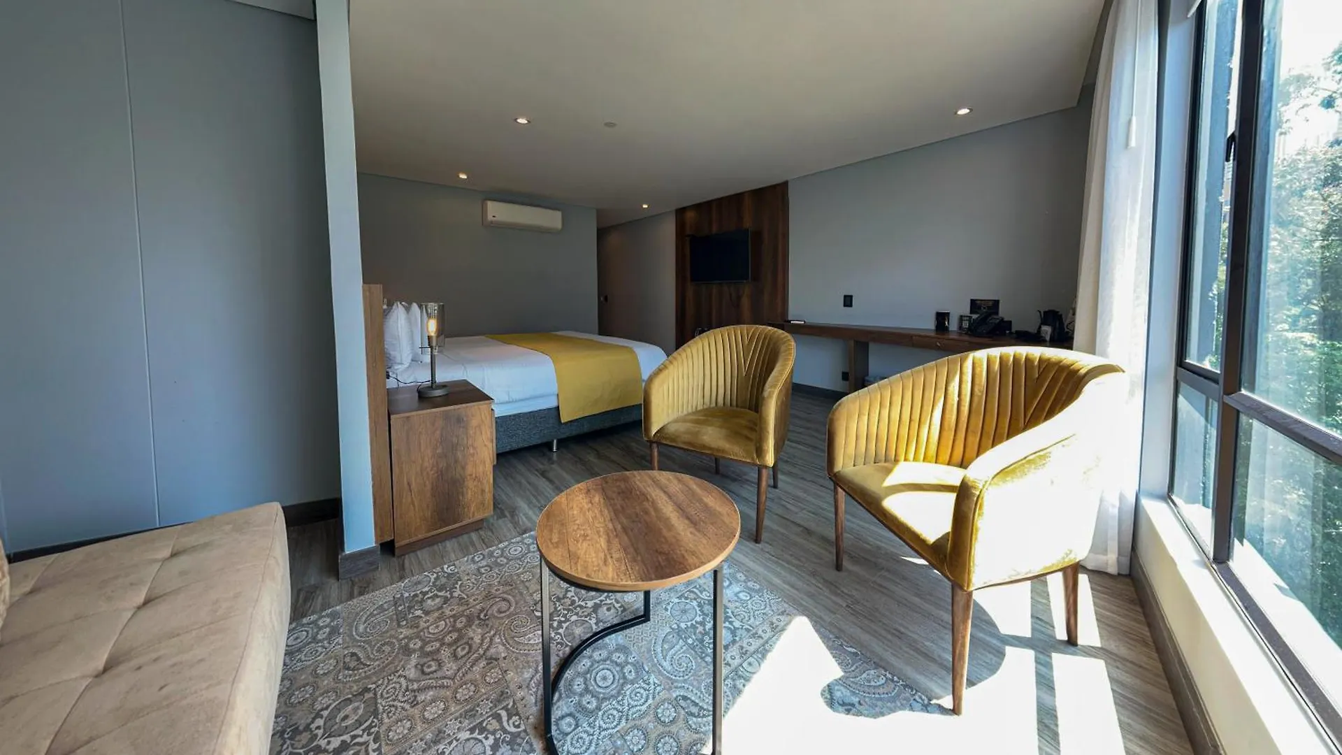 Cafe Hotel Medellin 4*,